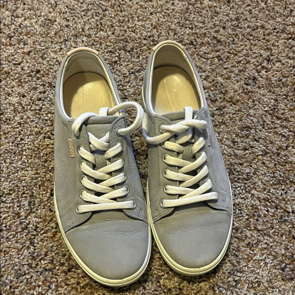 Ecco Light Gray(beige) Sneakers with White Laces